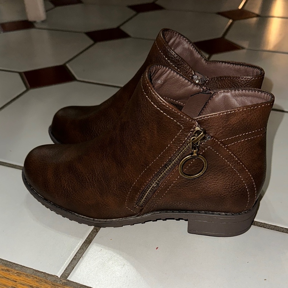 Brown Ankle Boots with Zipper